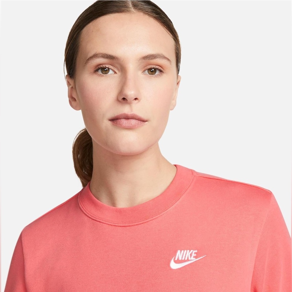 NWOT Nike Women's Nsw Club Flc Crestd Sweatshirt Coral White - Picture 5 of 13